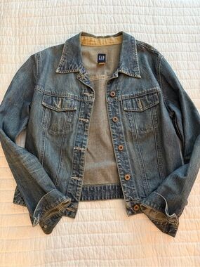 GAP Faded Blue Classic Denim Jacket